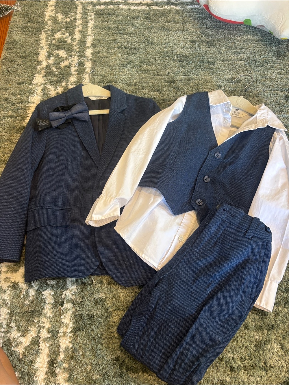 H&M Boys Suit size 4-5
